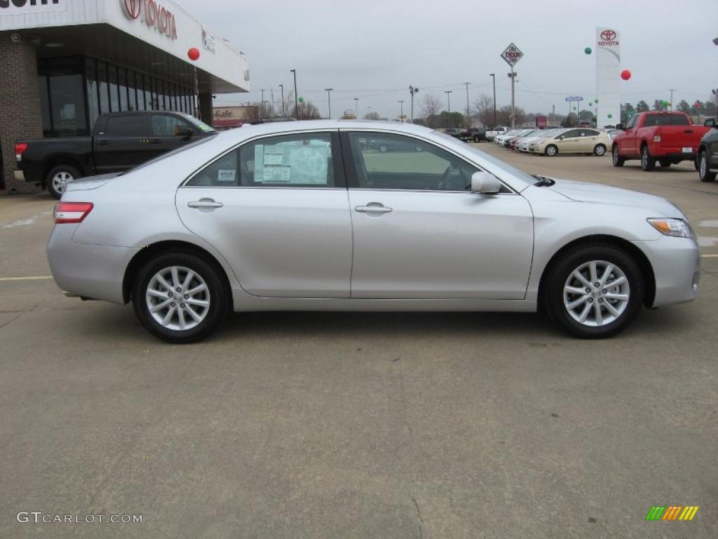 2011 Camry XLE - Classic Silver Metallic / Ash photo #8