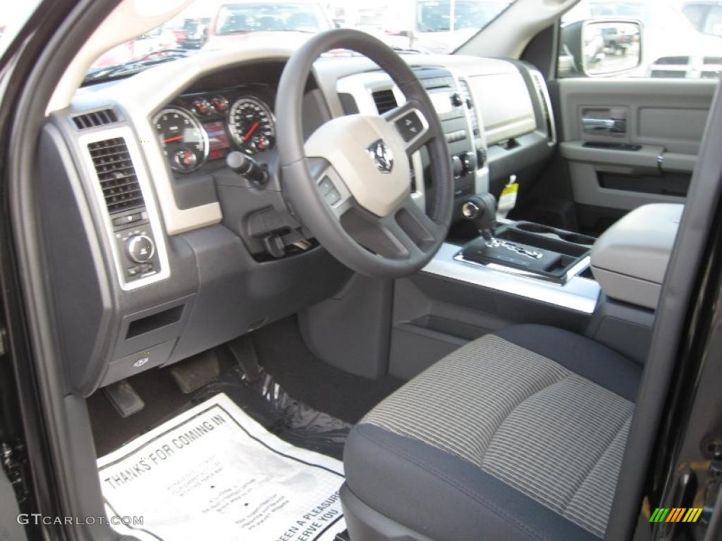 2011 Ram 1500 SLT Quad Cab - Brilliant Black Crystal Pearl / Dark Slate Gray/Medium Graystone photo #11