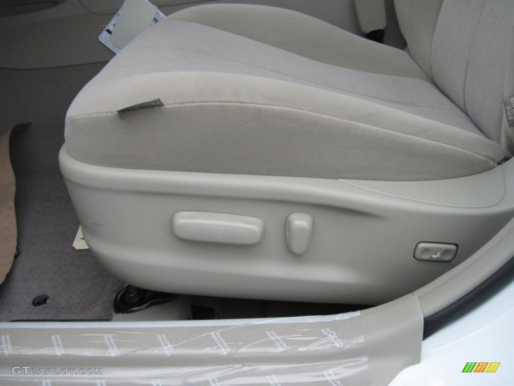 Bisque Interior 2011 Toyota Camry Hybrid Photo #41839653
