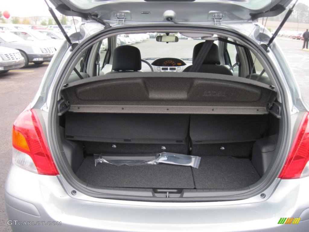 2011 Toyota Yaris 5 Door Liftback Trunk Photo #41839889