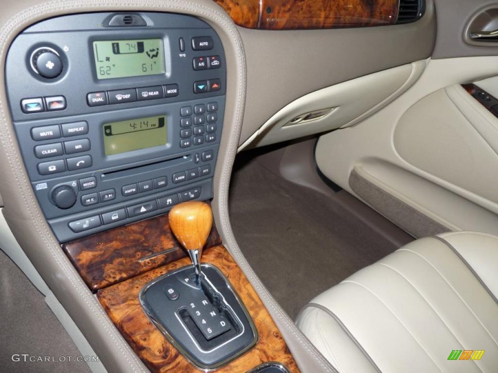 2008 Jaguar S-Type 3.0 Controls Photo #41847689