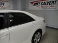 Super White - Camry SE Photo No. 8