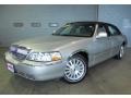 2004 Silver Birch Metallic Lincoln Town Car Signature  photo #2