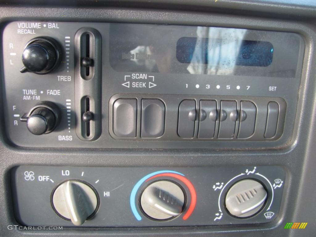 1998 C/K 2500 K2500 Regular Cab 4x4 - White / Gray photo #5