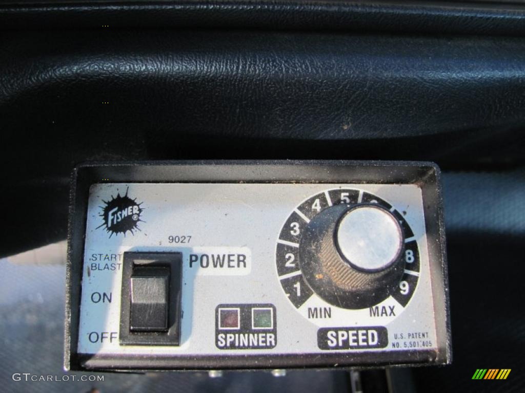 1998 C/K 2500 K2500 Regular Cab 4x4 - White / Gray photo #12