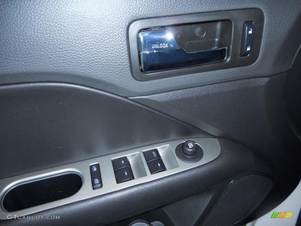 2010 Fusion SEL V6 - White Suede / Charcoal Black photo #26