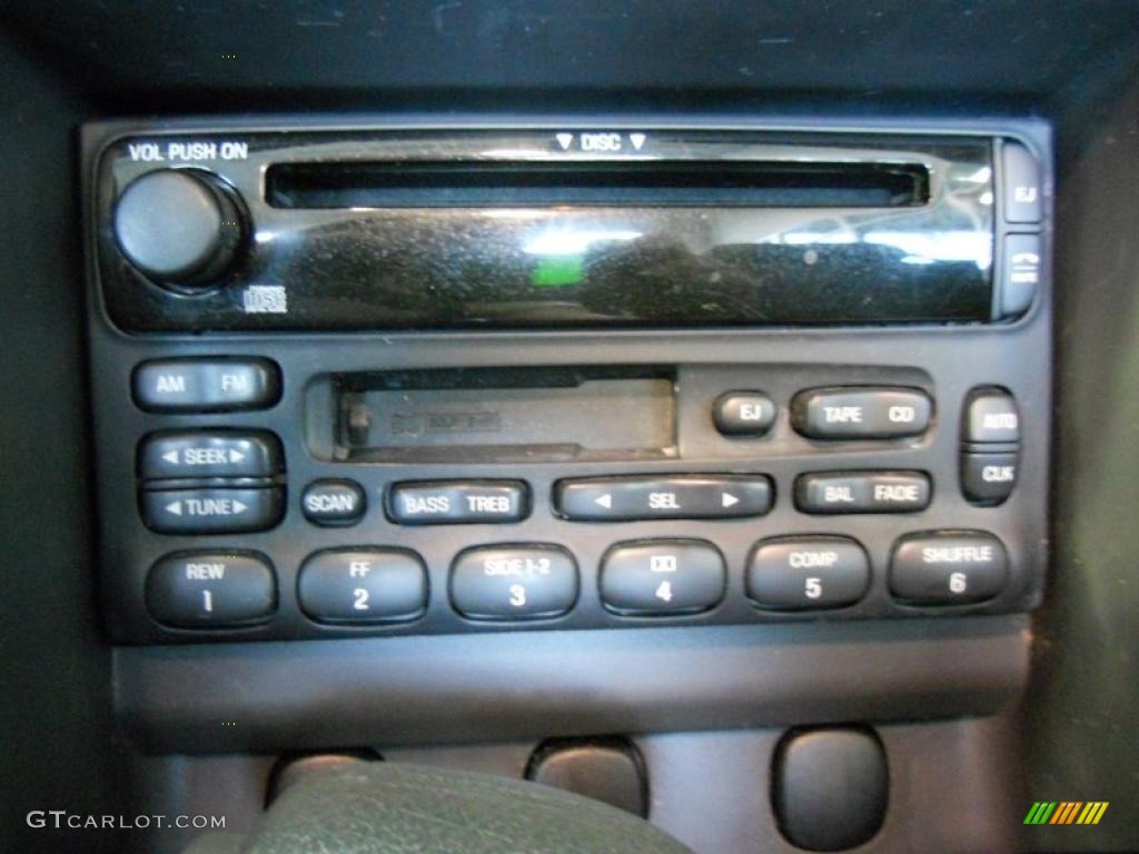 2001 Ford Mustang V6 Convertible Controls Photo #41856386