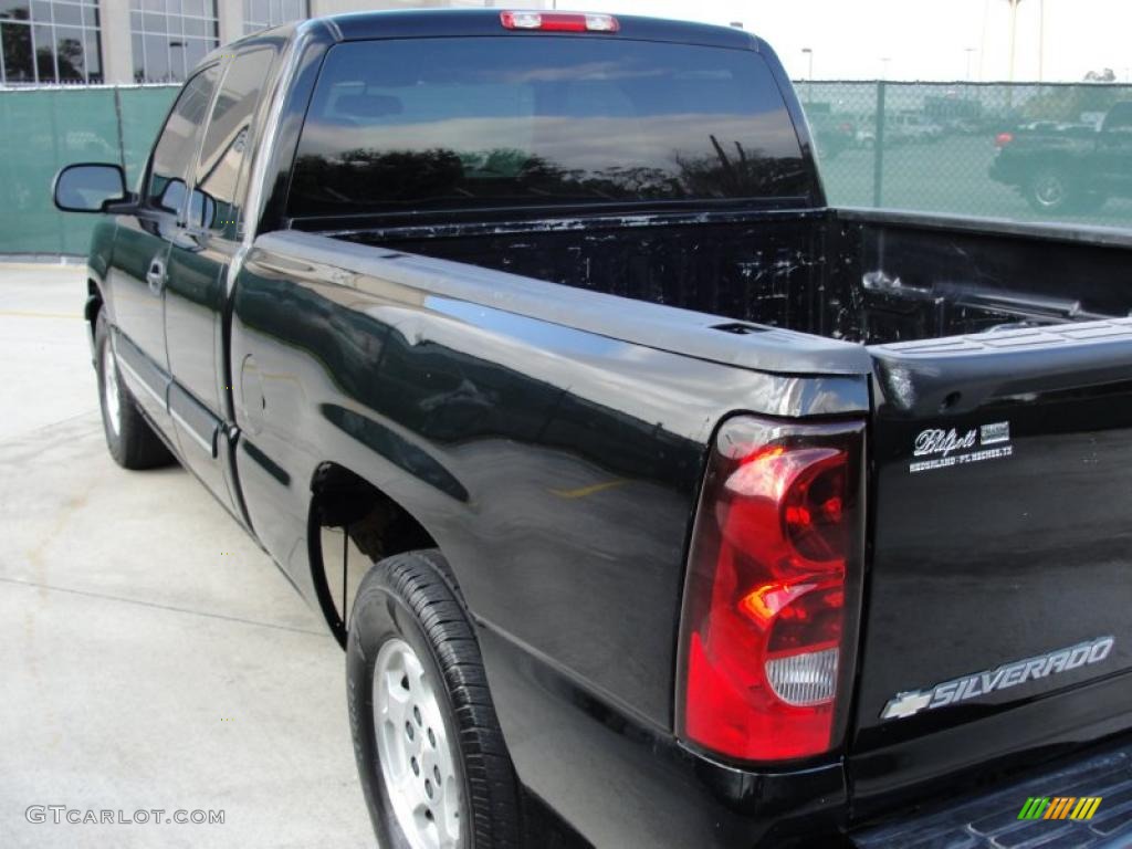 2004 Silverado 1500 LS Extended Cab - Black / Dark Charcoal photo #5