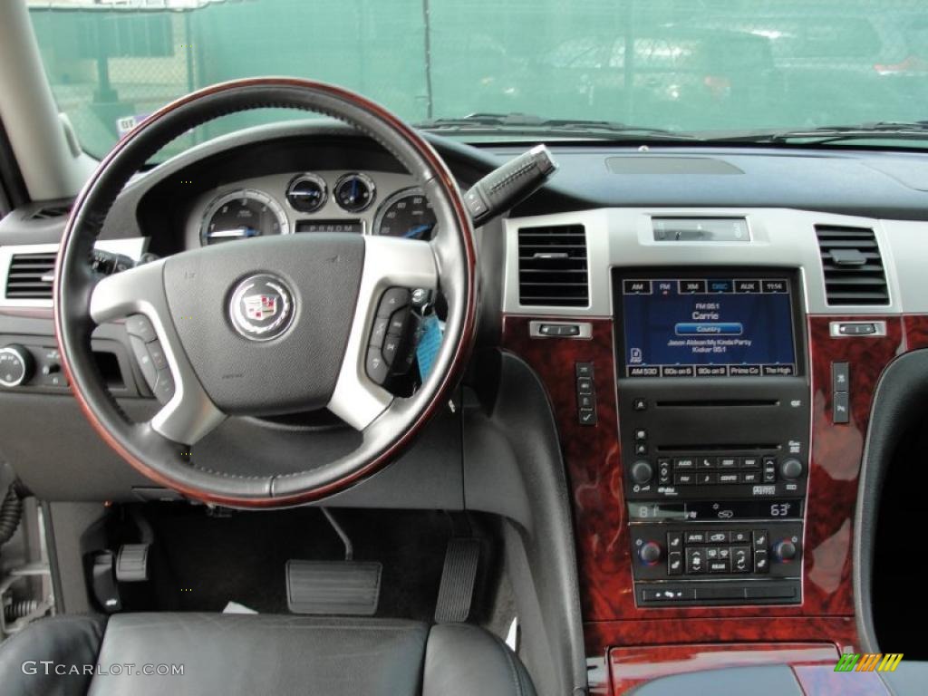 2009 Cadillac Escalade Standard Escalade Model Ebony/Ebony Dashboard Photo #41862598