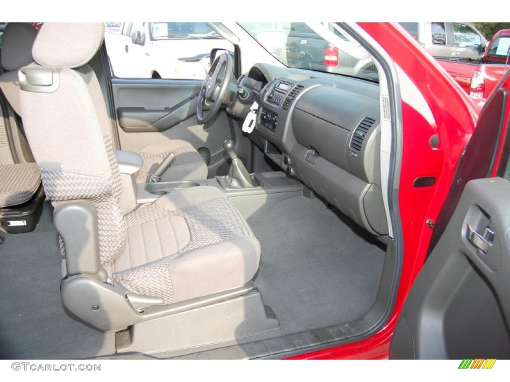 Charcoal Interior 2007 Nissan Frontier SE King Cab Photo #41869125