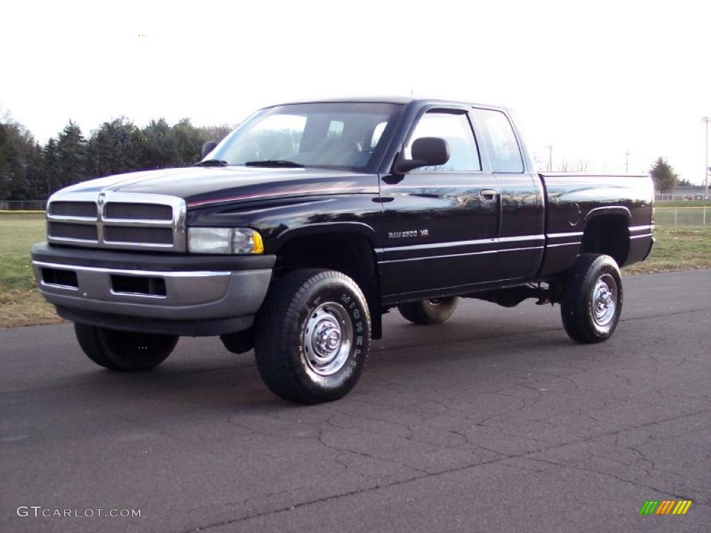 2001 Ram 2500 ST Quad Cab 4x4 - Black / Mist Gray photo #10