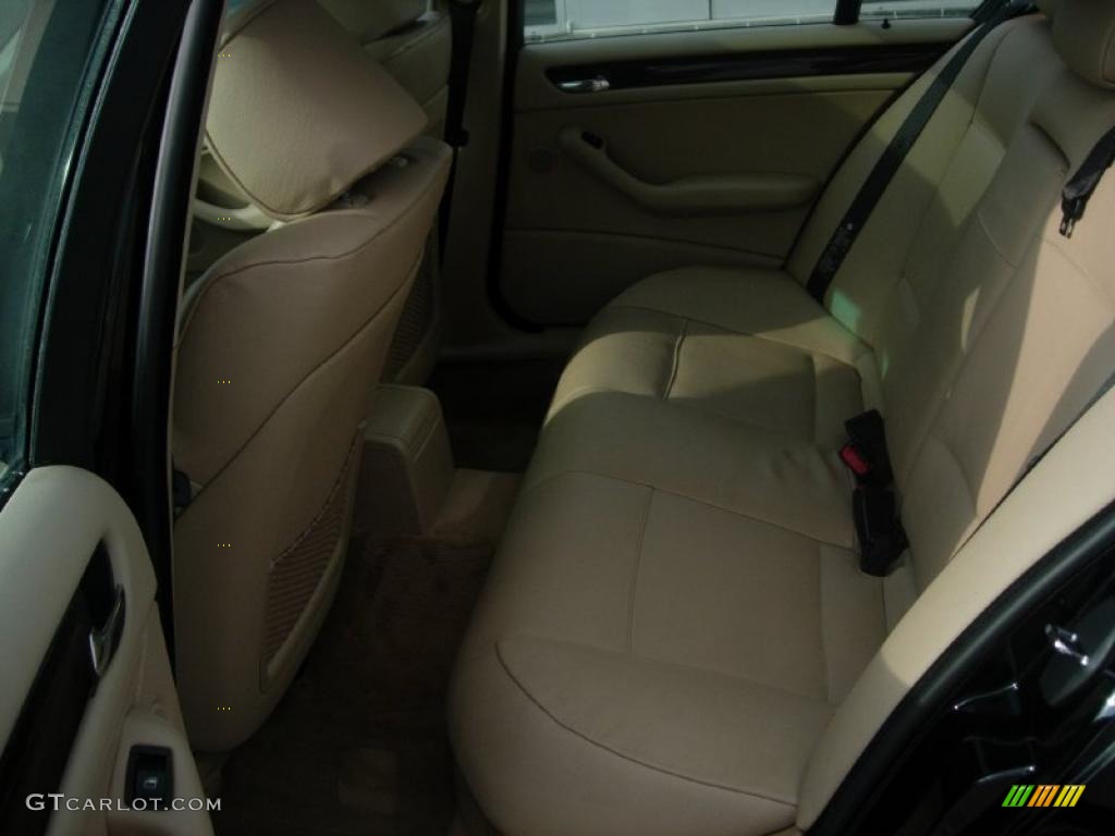 2003 3 Series 325i Sedan - Jet Black / Sand photo #16
