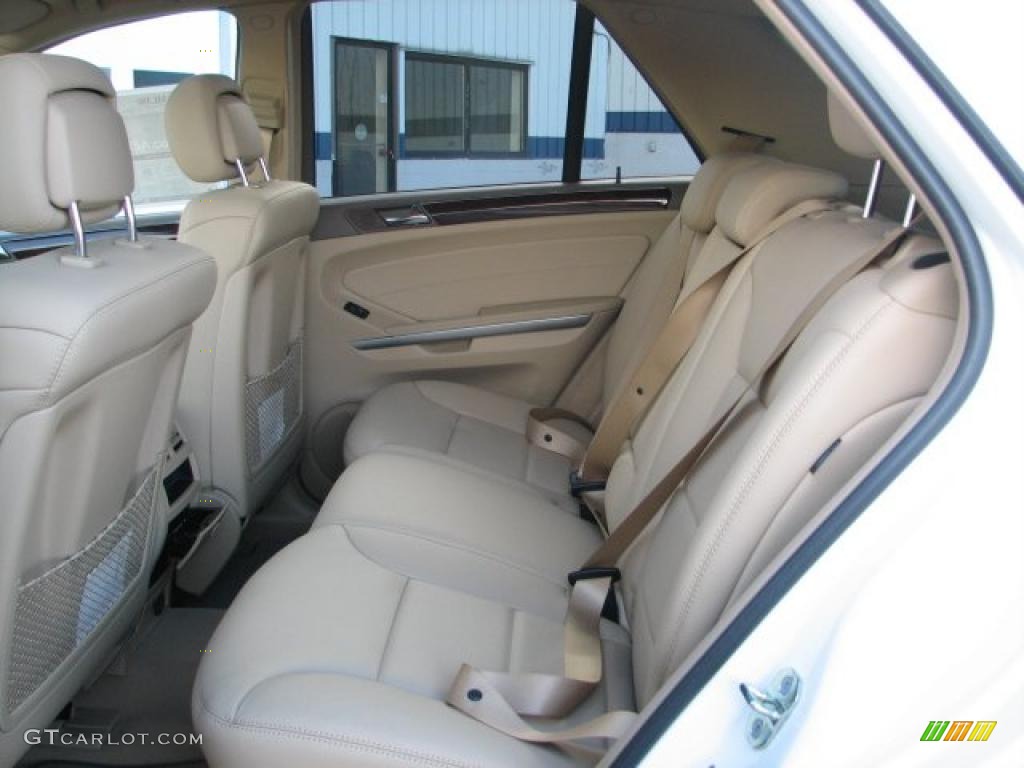 2011 ML 350 BlueTEC 4Matic - Arctic White / Cashmere photo #6