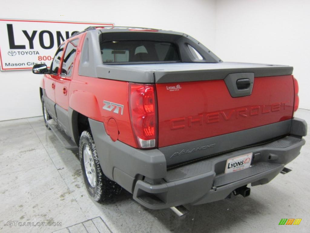 2002 Avalanche Z71 4x4 - Victory Red / Graphite photo #11