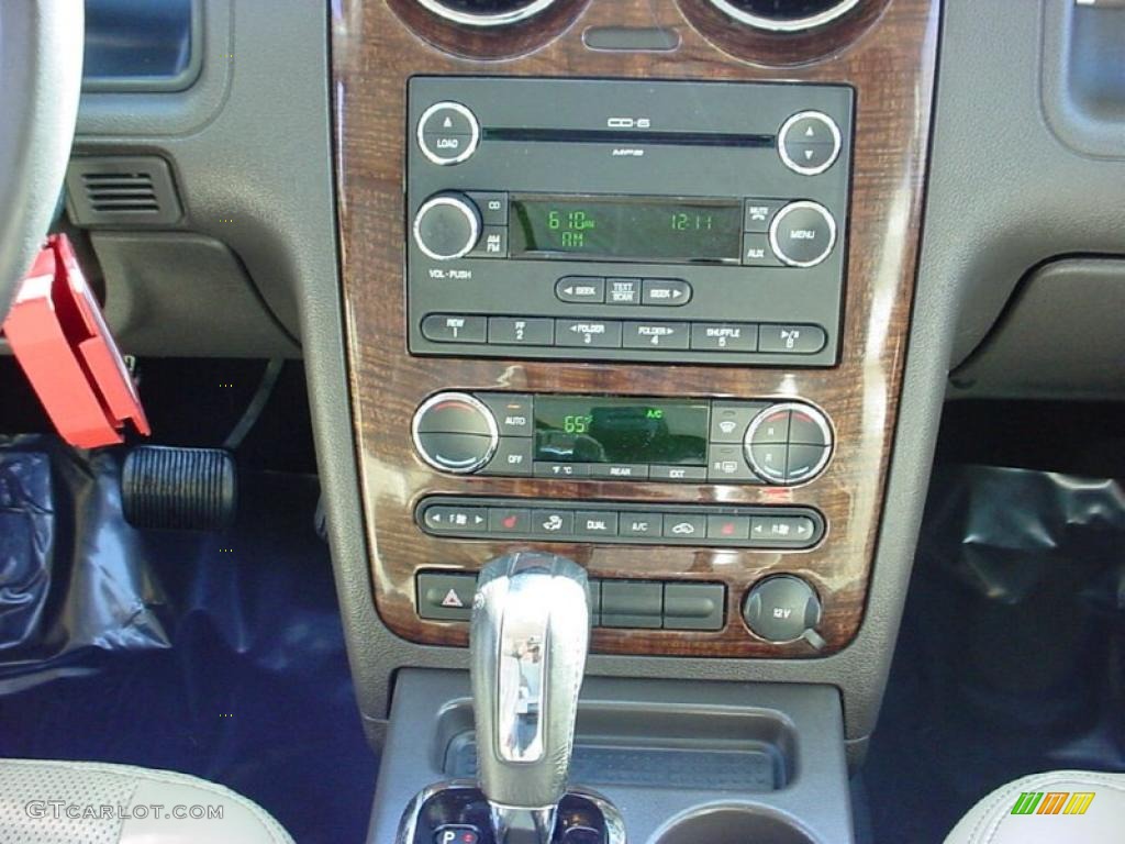 2008 Ford Taurus X Limited Controls Photo #41872181