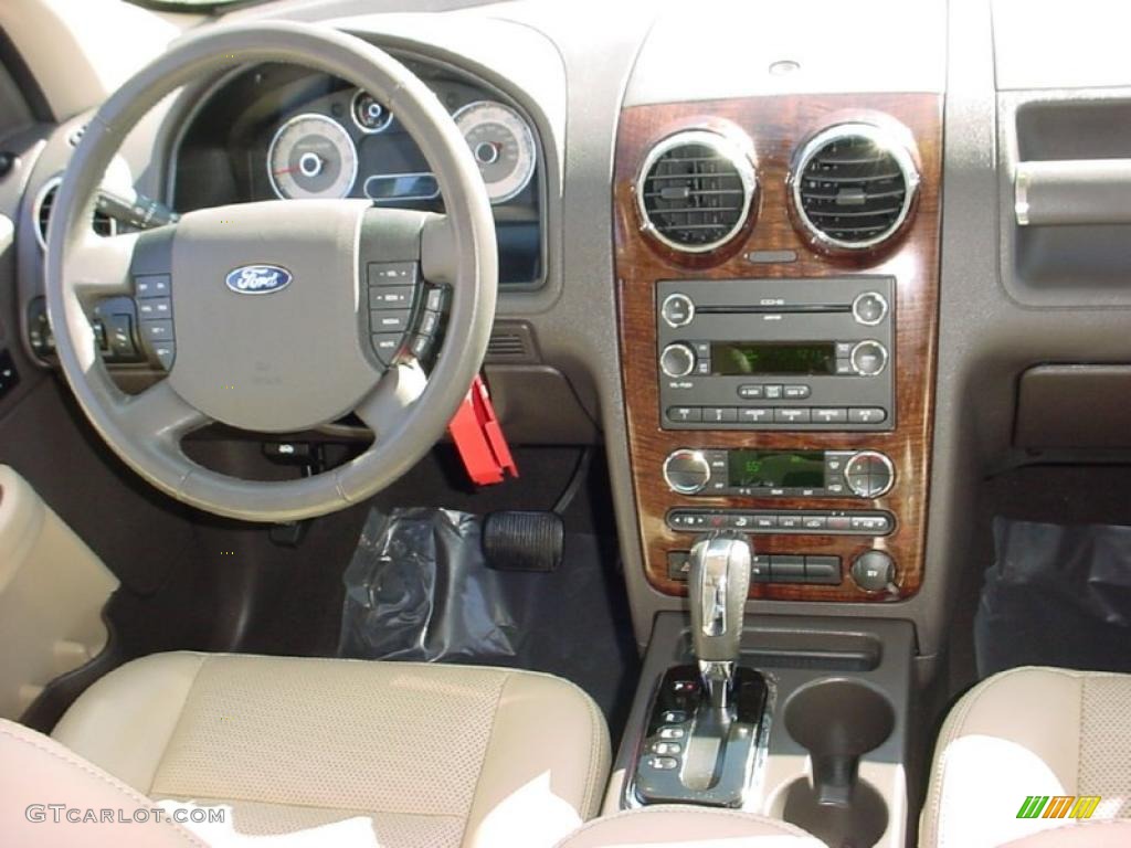 2008 Ford Taurus X Limited Controls Photo #41872225