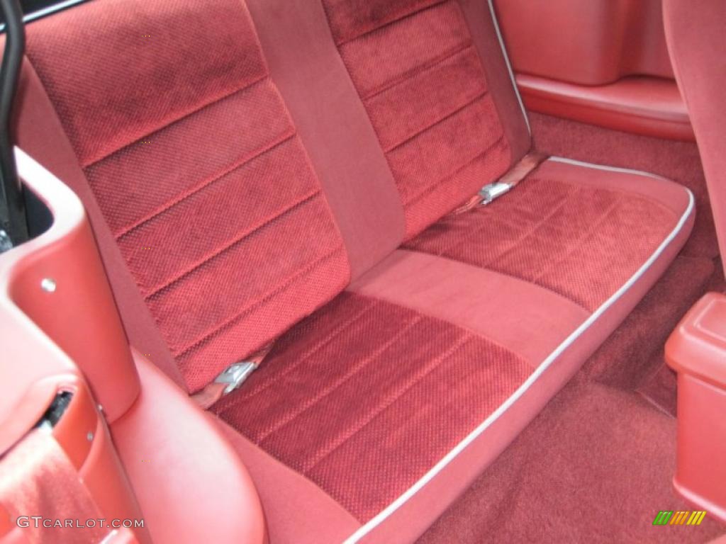 Red Interior 1986 Ford Mustang GT Convertible Photo #41872353