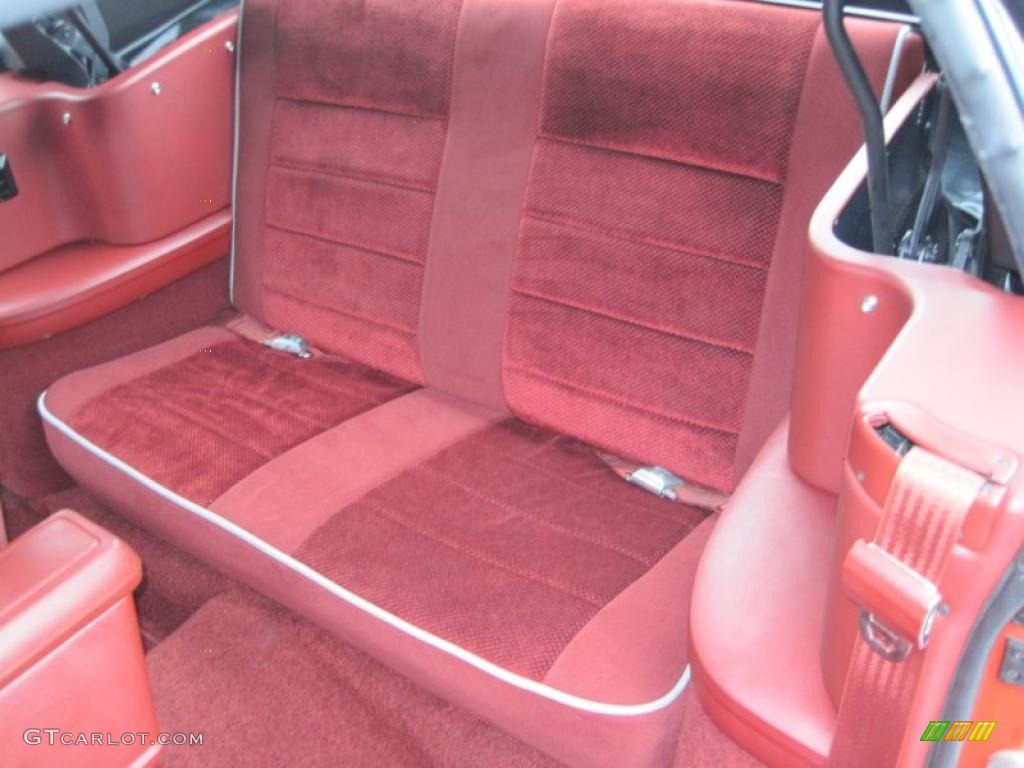 Red Interior 1986 Ford Mustang GT Convertible Photo #41873122