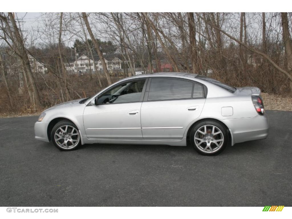 2005 Altima 3.5 SE-R - Sheer Silver Metallic / Charcoal/Red photo #9