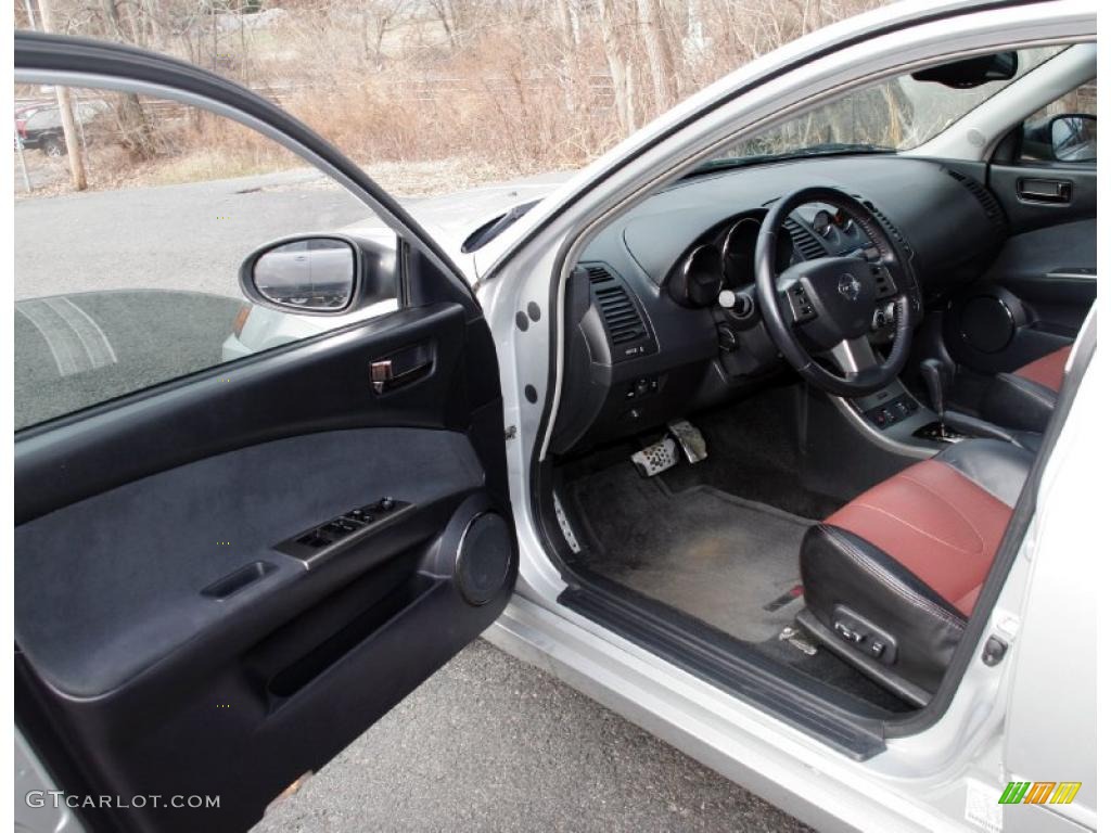 2005 Altima 3.5 SE-R - Sheer Silver Metallic / Charcoal/Red photo #10