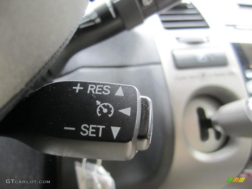 2007 Toyota Prius Hybrid Controls Photo #41876418