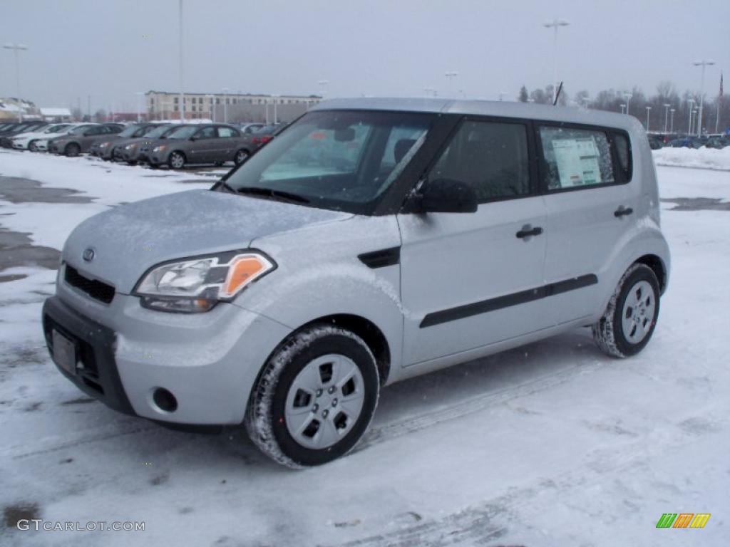 Bright Silver 2011 Kia Soul 1.6 Exterior Photo #41877170