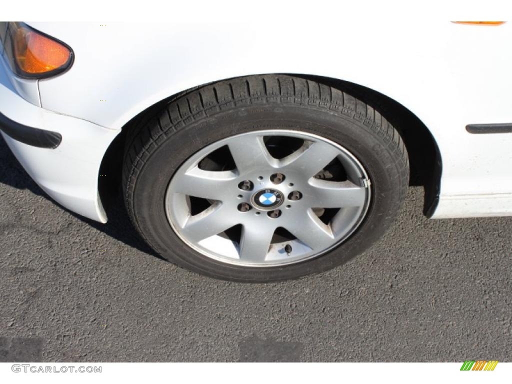 2004 3 Series 325i Sedan - Alpine White / Sand photo #12