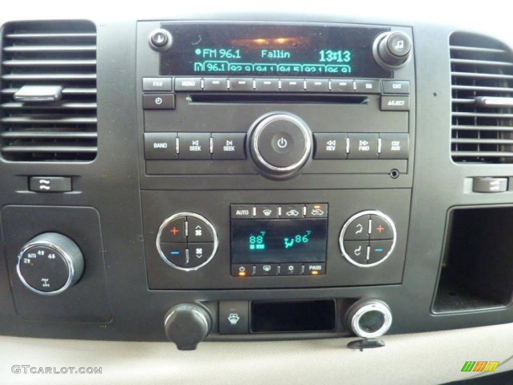 2007 Chevrolet Silverado 1500 LT Extended Cab 4x4 Controls Photo #41878614