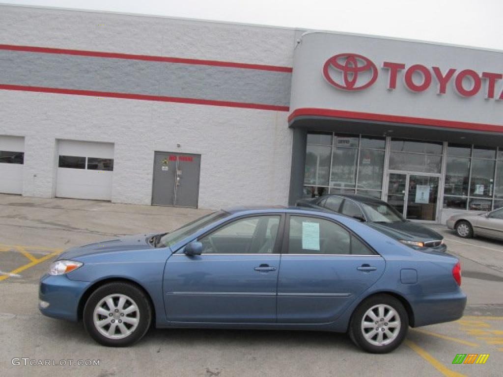 2004 Camry XLE - Catalina Blue Metallic / Stone photo #2