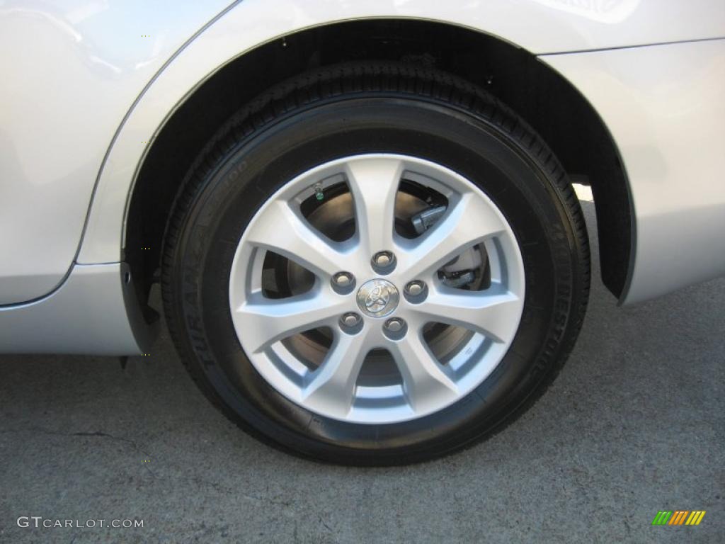 2011 Toyota Camry LE Wheel Photo #41882182
