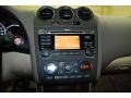 Blond Controls Photo for 2010 Nissan Altima #41884167