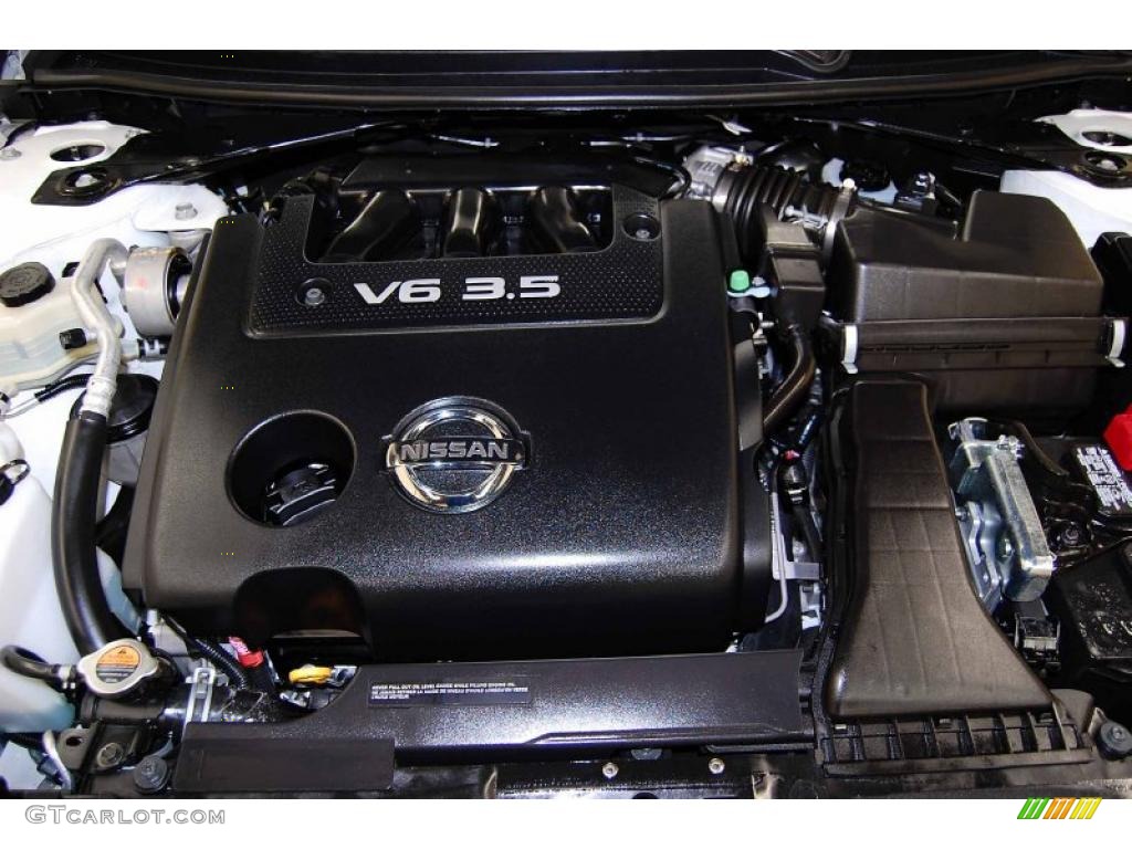 2010 Nissan Altima 3.5 SR Engine Photos