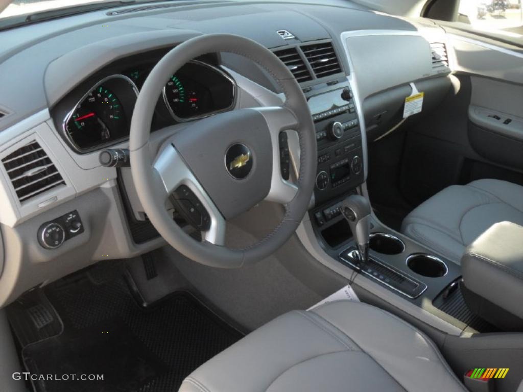 2011 Chevrolet Traverse LT Dark Gray/Light Gray Dashboard Photo #41885556