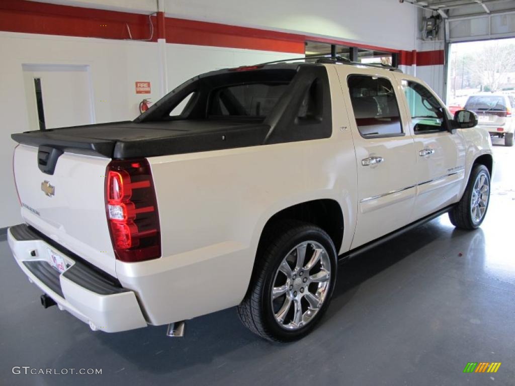 2008 Avalanche LTZ - Summit White / Ebony/Light Cashmere photo #4