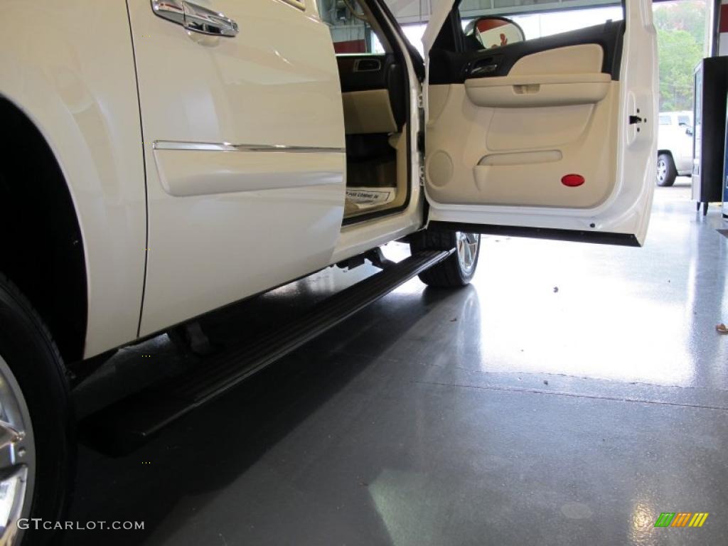 2008 Avalanche LTZ - Summit White / Ebony/Light Cashmere photo #8