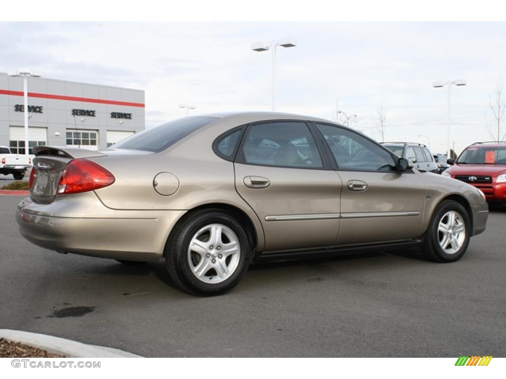 2002 Taurus SEL - Arizona Beige Metallic / Medium Parchment photo #2