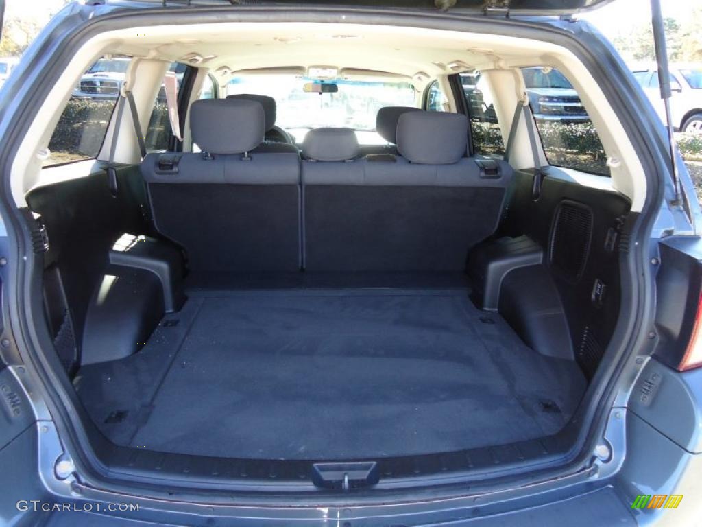2006 Mitsubishi Endeavor LS Trunk Photo #41889058