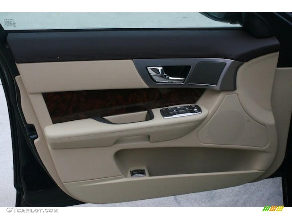 2011 Jaguar XF Sport Sedan Barley Beige/Truffle Brown Door Panel Photo #41896624