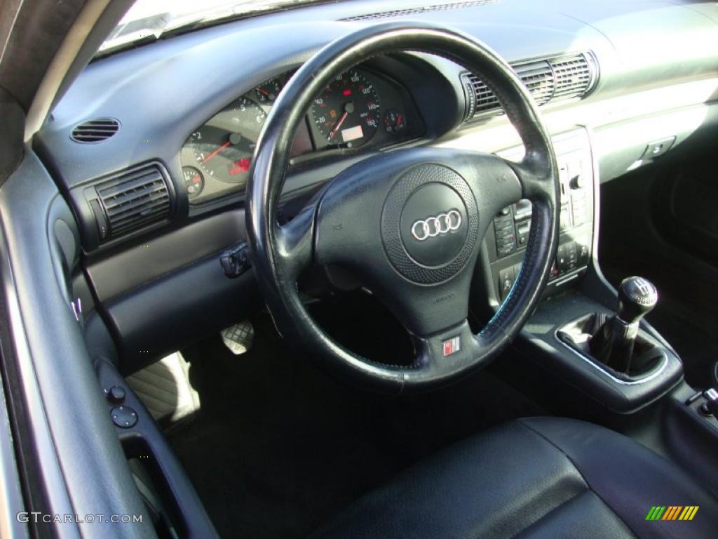 2000 Audi A4 1.8T quattro Sedan Onyx Black Steering Wheel Photo #41897168