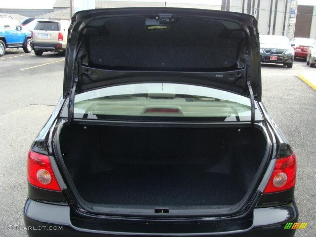 2008 Toyota Corolla LE Trunk Photos