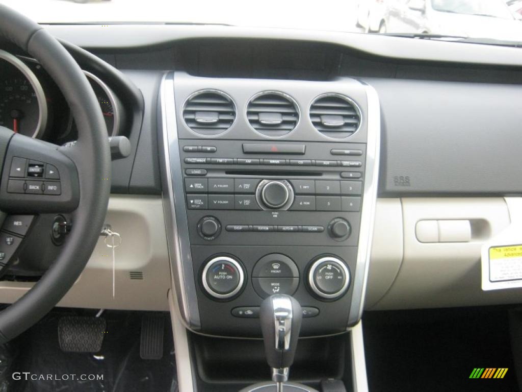 2011 Mazda CX-7 i Sport Controls Photo #41899504
