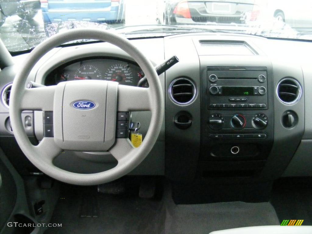 2004 Ford F150 XLT SuperCrew Dashboard Photos