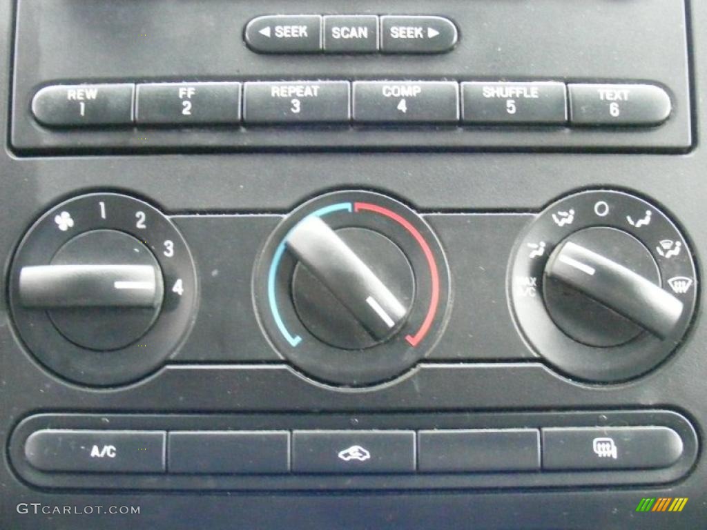2004 Ford F150 XLT SuperCrew Controls Photo #41902234