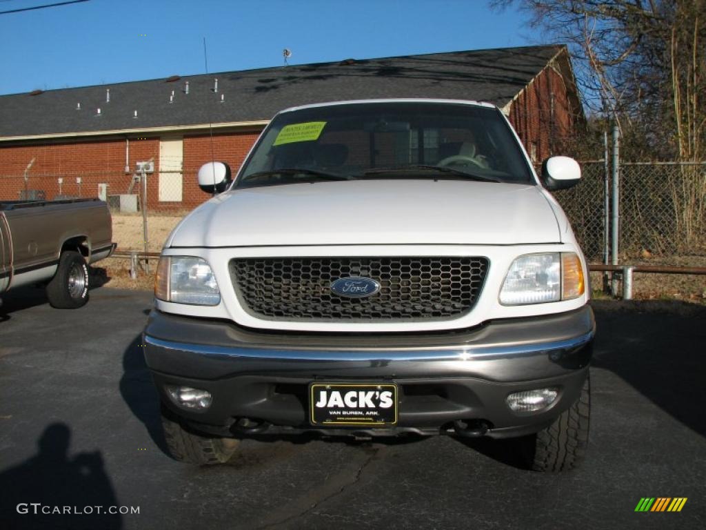 2002 F150 XLT SuperCab 4x4 - Oxford White / Medium Parchment photo #2
