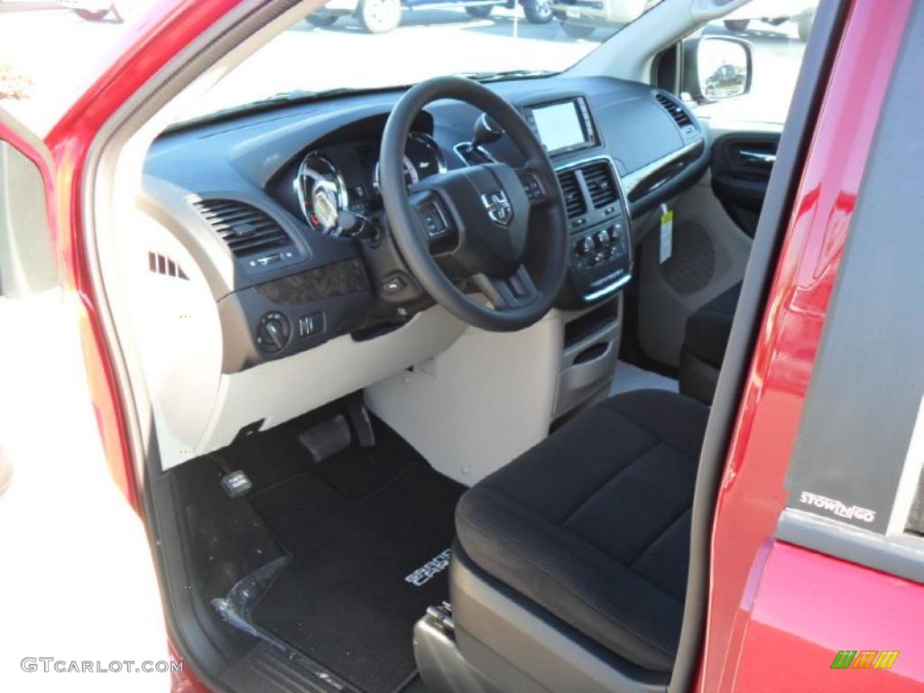 2011 Dodge Grand Caravan Mainstreet Black/Light Graystone Dashboard Photo #41903284