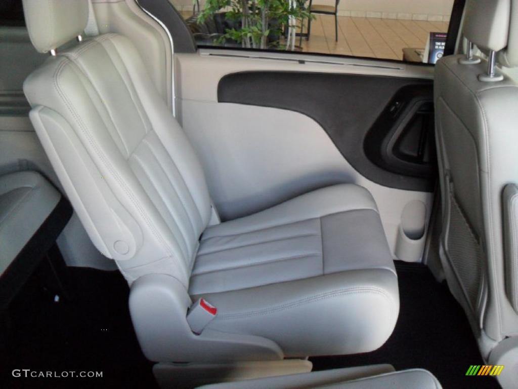 Black/Light Graystone Interior 2011 Chrysler Town & Country Touring - L Photo #41903544
