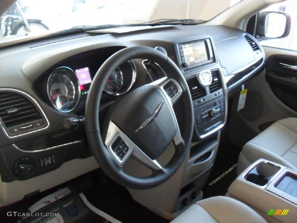 Black/Light Graystone Interior 2011 Chrysler Town & Country Touring - L Photo #41903636