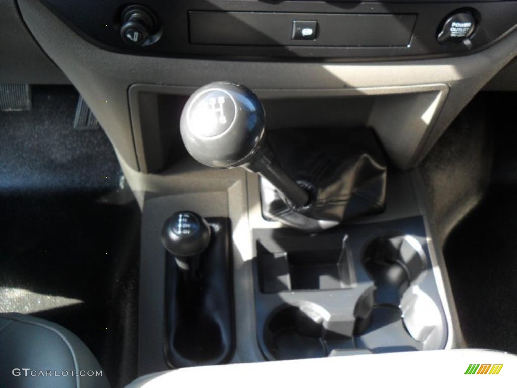 2008 Dodge Ram 3500 ST Quad Cab 4x4 Chassis 6 Speed Manual Transmission Photo #41904816