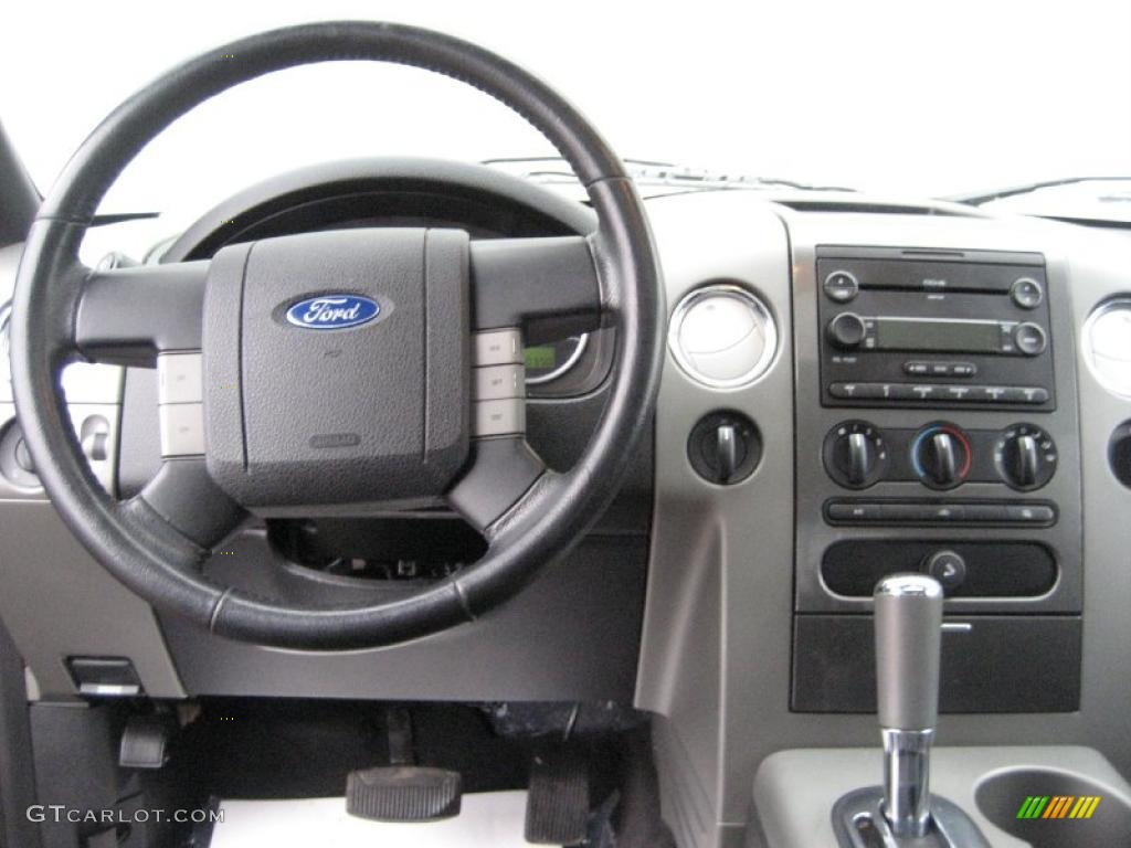 2005 F150 XLT SuperCrew 4x4 - True Blue Metallic / Black photo #16