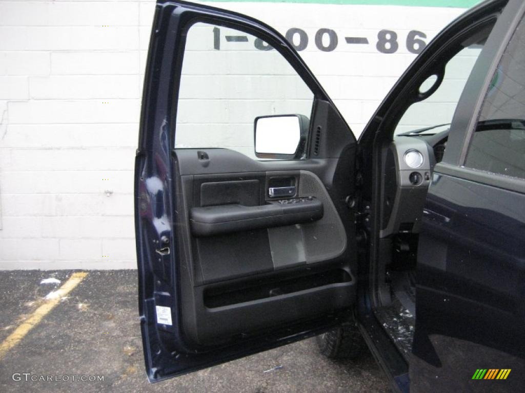 2005 F150 XLT SuperCrew 4x4 - True Blue Metallic / Black photo #19